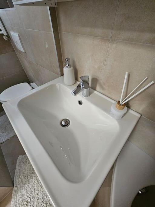 Affordable Suite In Vienna'S Hotpoint ภายนอก รูปภาพ